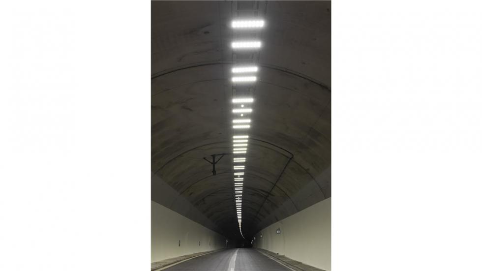 Ολυμπία Οδός: Σήραγγες που διασπούν τους ρύπους και LED φώτα παντού!